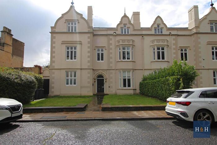 2 Bedroom Apartment To Rent In Spencer Parade, Town Centre -, NN1