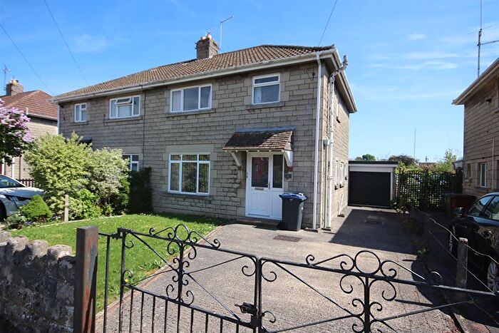 3 Bedroom Semi-Detached House For Sale In Hardens Close, Chippenham, SN15