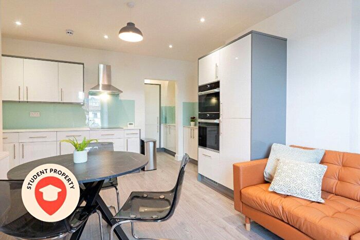 3 Bedroom Apartment To Rent In Clifton Park Road, Clifton, Bristol, North Somerset, BS8