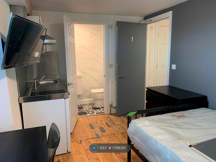 4 Bedroom Terraced House To Rent In George Street Room, Weston-Super-Mare, BS23