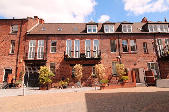 4 Bedroom Flat To Rent In Sheepcote Street, Birmingham, B16