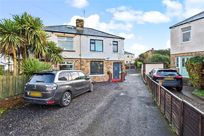 3 Bedroom Semi Detached House For Sale In Priesthorpe Avenue, Stanningley, Pudsey, LS28