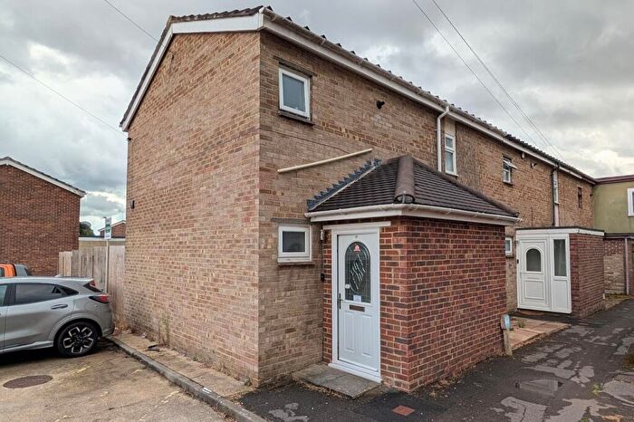 3 Bedroom End Of Terrace House For Sale In Shannon Close, Fareham, PO15