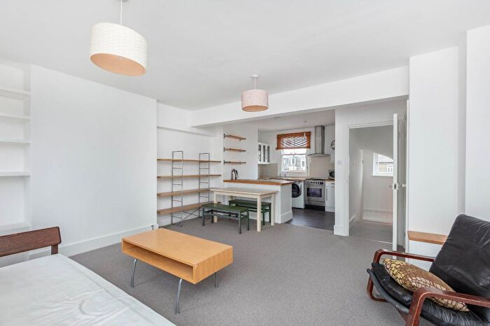 1 Bedroom Flat To Rent In Sirdar Road, London, W11