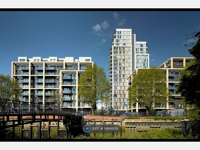 2 Bedroom Flat To Rent In Enterprise Way, Wandsworth, London, SW18