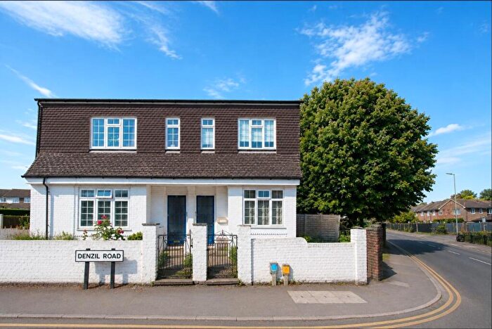 2 Bedroom Flat For Sale In Denzil Road, Guildford, GU2