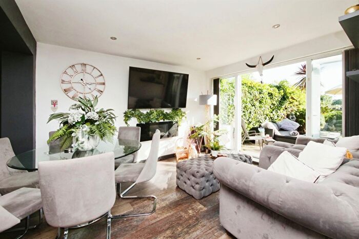 3 Bedroom Detached House For Sale In Walmer Carr, Wigginton, York, YO32