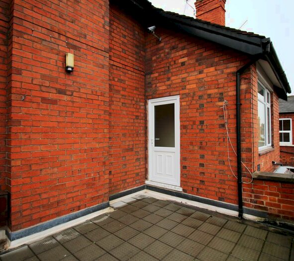 2 Bedroom Flat To Rent In Melton Road, West Bridgford, Nottingham, NG2