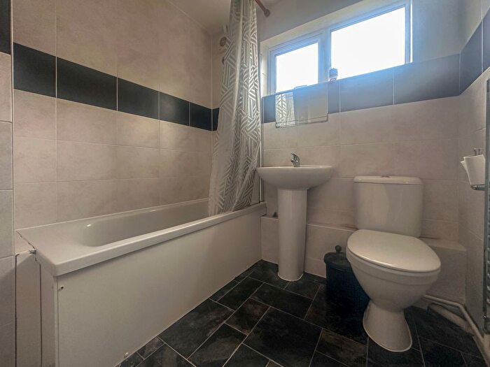 2 Bedroom Flat To Rent In Dennis Road, Cambridge, CB5
