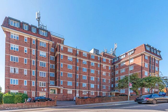 1 Bedroom Flat For Sale In Elmers End Road, Penge, London, SE20
