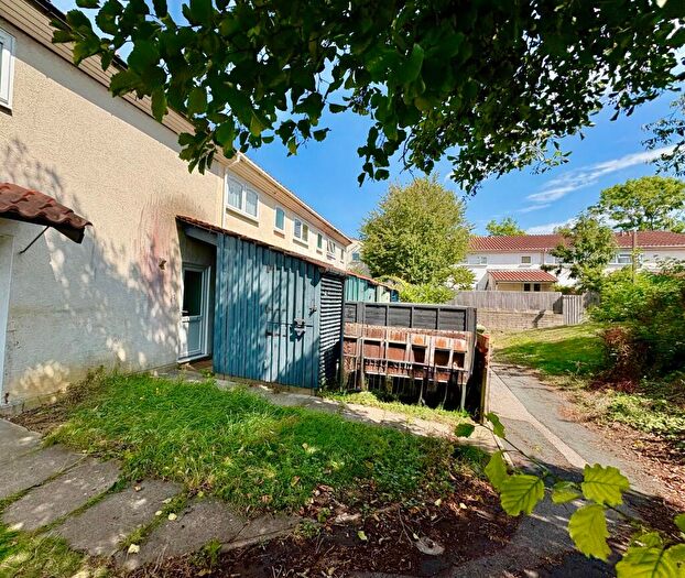 2 Bedroom Maisonette For Sale In Ellisgill Court, Heelands, MK13