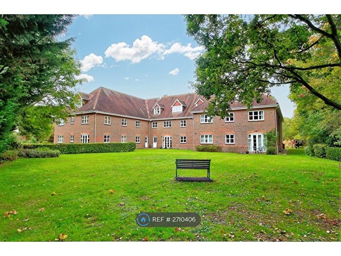 1 Bedroom Flat To Rent In Reading Road, Sherfield-On-Loddon, Hook, RG27