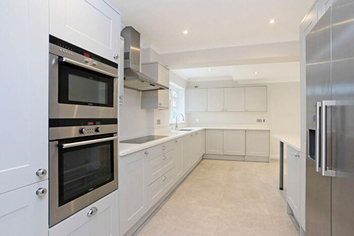 4 Bedroom Detached House To Rent In Spenser Avenue, Weybridge, KT13