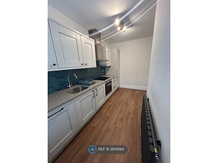 1 Bedroom Flat To Rent In Penrhyn Road, Colwyn Bay, LL29