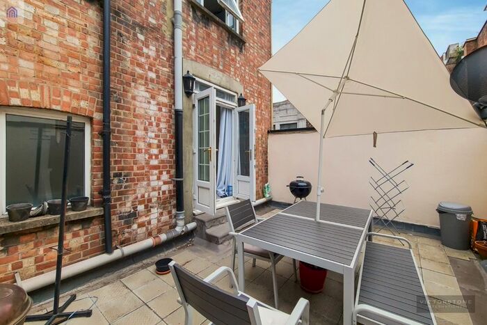 1 Bedroom Flat To Rent In Whitecross Street, Clerkenwell, London, EC1Y