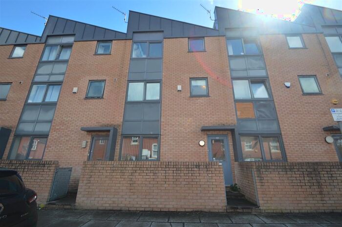 3 Bedroom Property To Rent In Peregrine Street, Manchester, M15