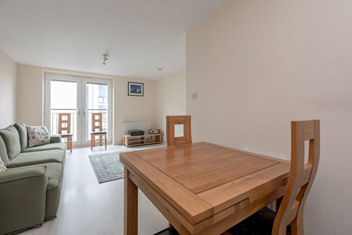 1 Bedroom Flat For Sale In Flat, Waterfront Park, Edinburgh, EH5