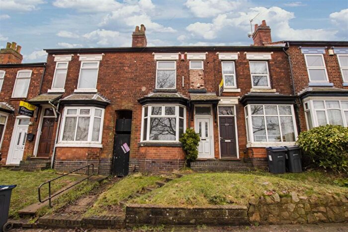 4 Bedroom House To Rent In Warwards Lane, Birmingham, West Midlands, B29