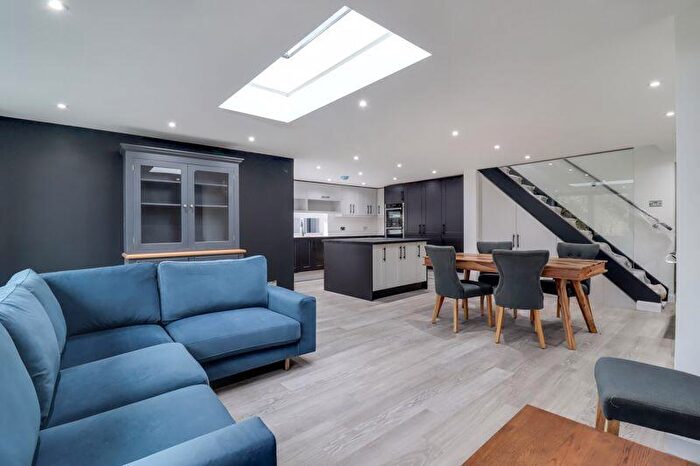 4 Bedroom Detached House To Rent In Updown Hill, Windlesham, GU20