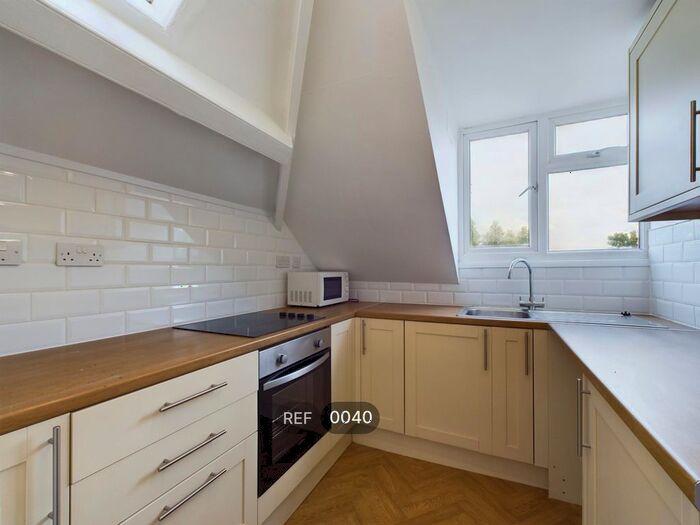 Studio To Rent In Newland Park, Hull, HU5