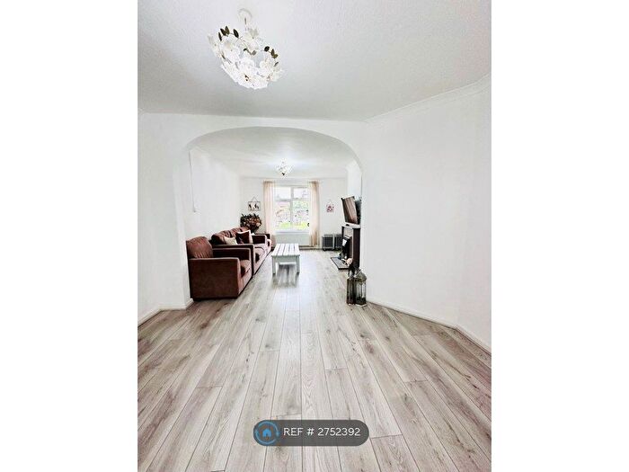 2 Bedroom Terraced House To Rent In Stanhope Gardens, Dagenham, RM8