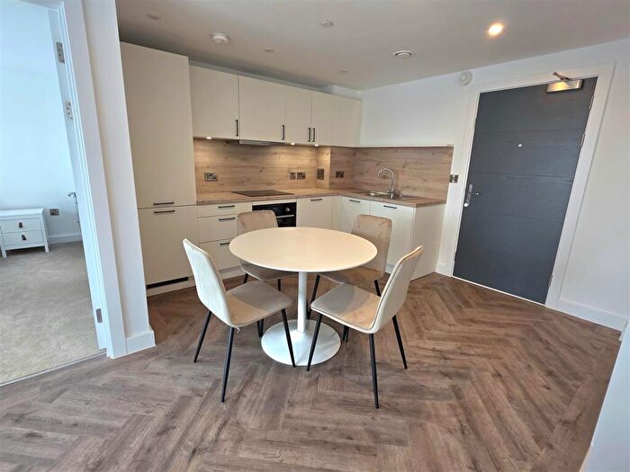 2 Bedroom Apartment To Rent In Chapmans Yard, Upper Gough Street, Birmingham, B1