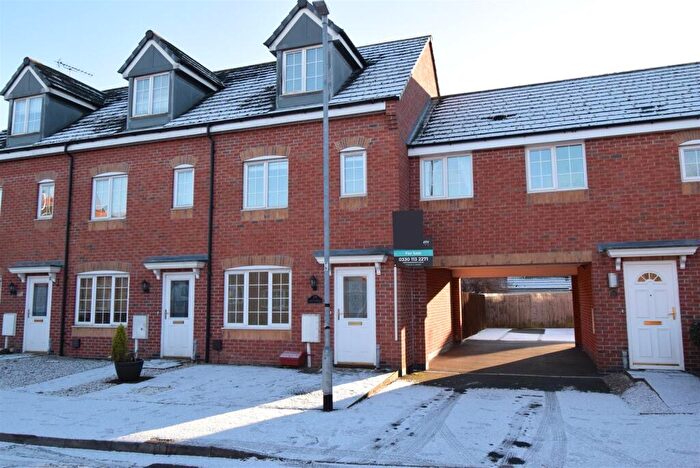 3 Bedroom Town House For Sale In Barker Round Way, Burton-On-Trent, DE14