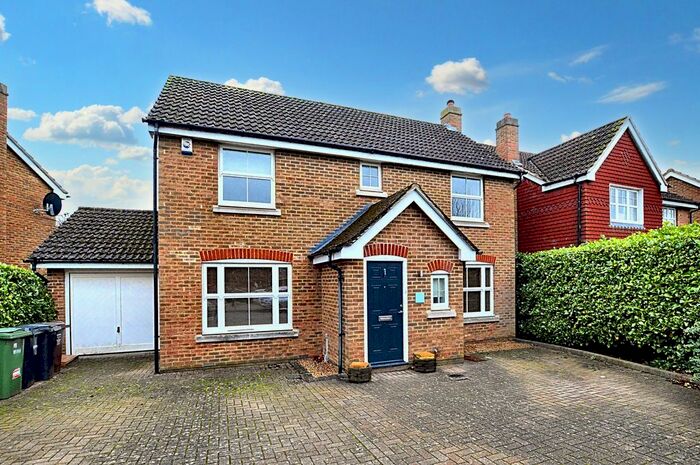 4 Bedroom Detached House To Rent In Starlight Way, St Albans, AL4