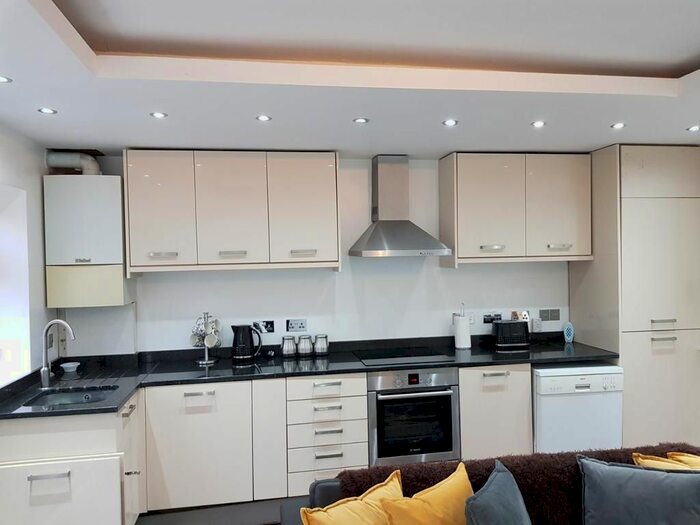 3 Bedroom Flat To Rent In Leytonstone, Leyton Midland, Walthamstow, London, E10