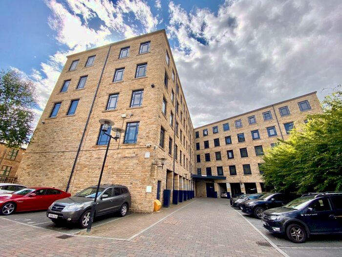 2 Bedroom Apartment To Rent In Firth Street, Huddersfield, HD1