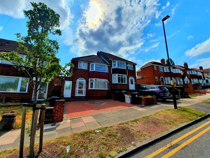 3 Bedroom Semi-Detached House To Rent In Mildenhall Road, Birmingham, B42