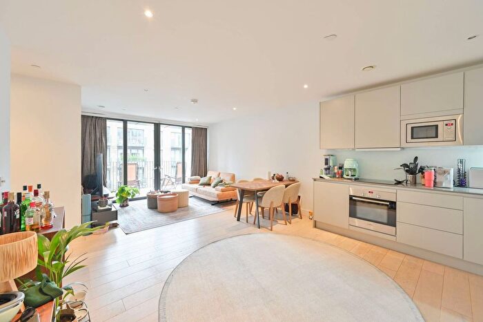 2 Bedroom Flat For Sale In Cobalt Place, Battersea Square, London, SW11