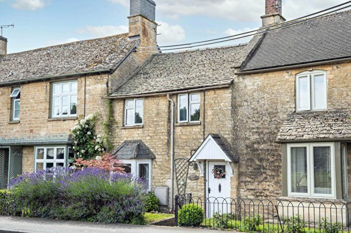 2 Bedroom Cottage For Sale In Shipton Road, Milton-Under-Wychwood, OX7