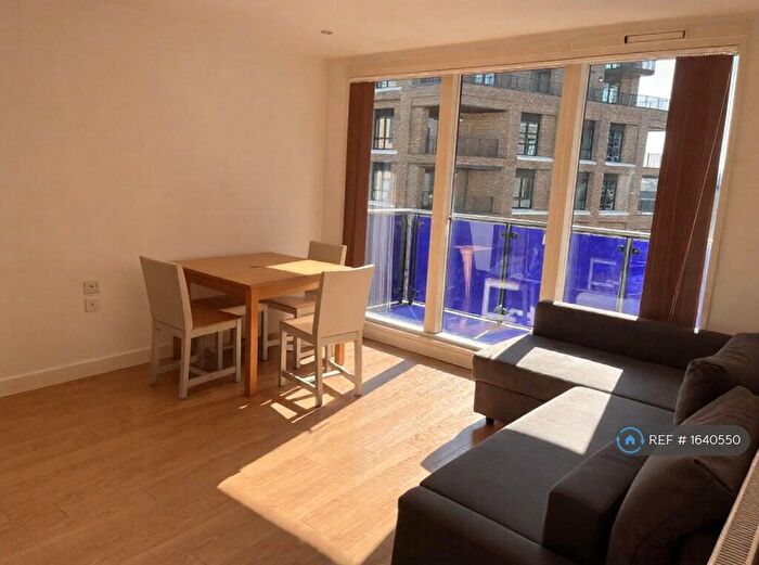 2 Bedroom Flat To Rent In Adana Building, London, SE13
