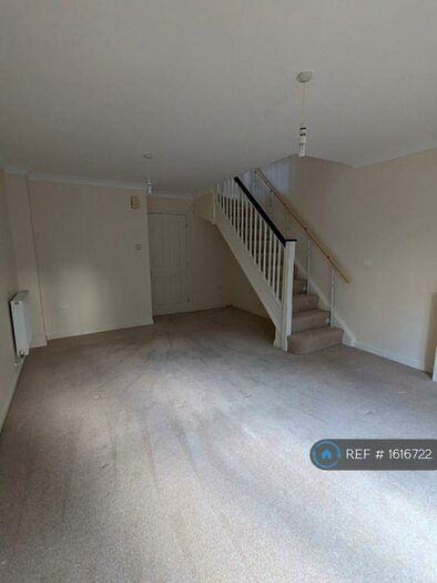 2 Bedroom Semi-Detached House To Rent In Porthallow Close, Orpington, BR6