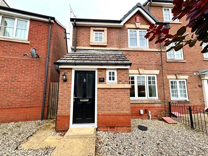 3 Bedroom End Of Terrace House To Rent In The Boulevard, Swindon, Wiltshire, SN25