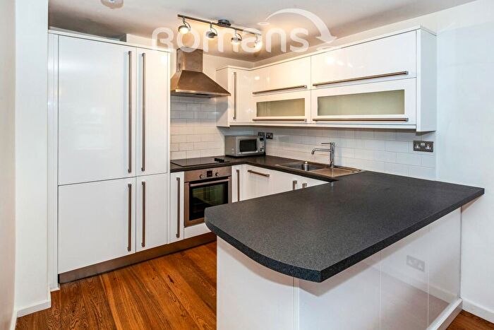 2 Bedroom Apartment To Rent In Alma Road, SL4