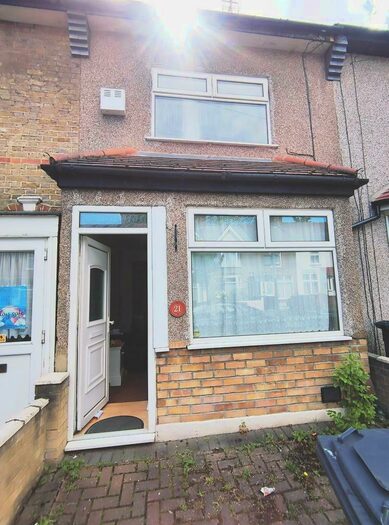 2 Bedroom House To Rent In Wedderburn Road, Barking, IG11