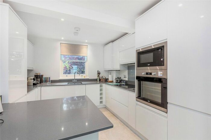 2 Bedroom Flat To Rent In Dymock Street, Fulham, SW6