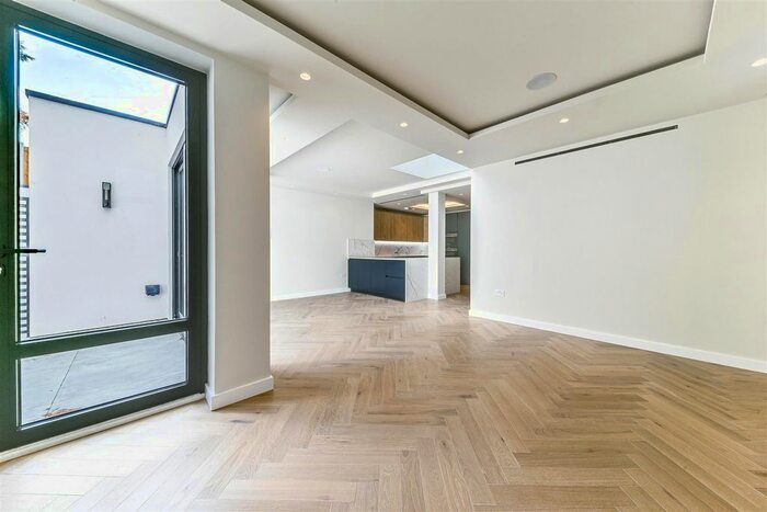 2 Bedroom Flat To Rent In Regents Park Road, Finchley, N3