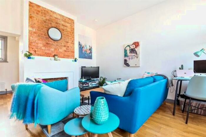 2 Bedroom Flat To Rent In Parish Lane, London, SE20