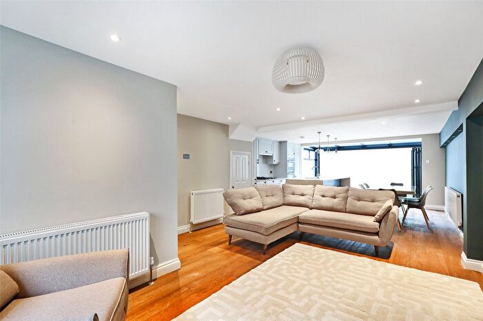 2 Bedroom Flat To Rent In Clarendon Road, Notting Hill, W11