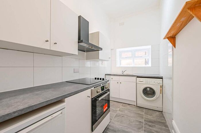1 Bedroom Flat To Rent In Muswell Avenue, Muswell Hill, London, N10