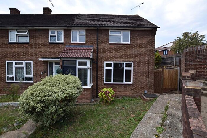 3 Bedroom End Of Terrace House For Sale In Dudley Gardens, Harold Hill, RM3