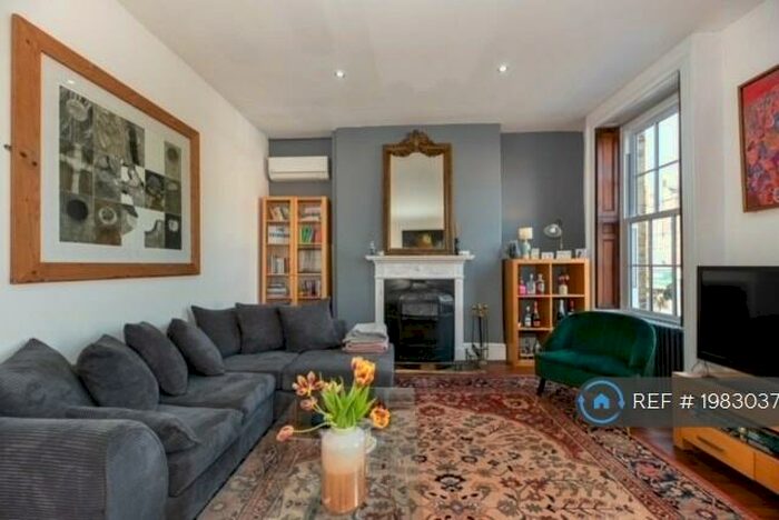 2 Bedroom Maisonette To Rent In Balham, London, SW12