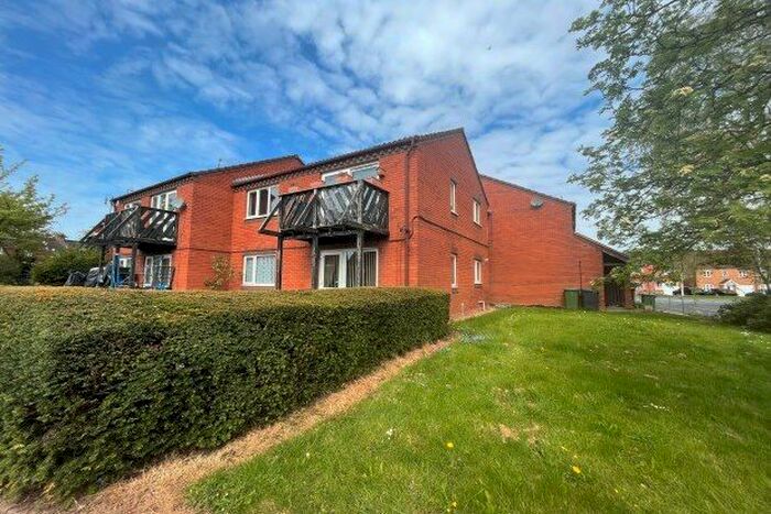 1 Bedroom Maisonette To Rent In Yew Tree Close, Redditch, B97