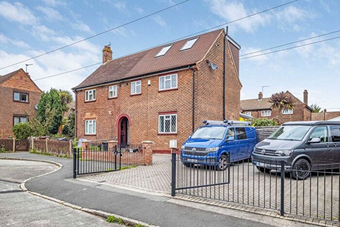 4 Bedroom Terraced House For Sale In Almond Grove, Brentford, TW8
