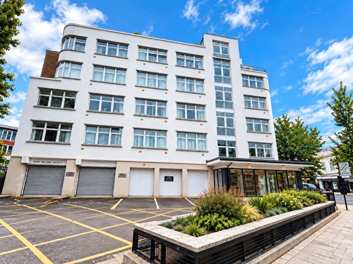 2 Bedroom Flat For Sale In Uxbridge Road, Ealing, London, W5