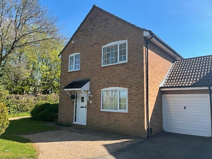 4 Bedroom Link Detached House For Sale In Seven Acres, New Ash Green, DA3
