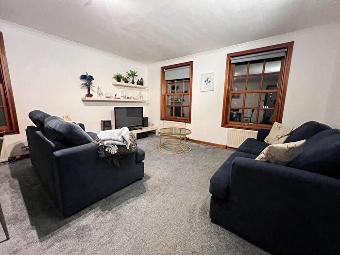 2 Bedroom Flat To Rent In Niddry Street, Edinburgh, EH1